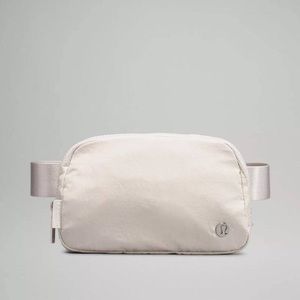 Lululemon NEW NWT Opal belt bag.